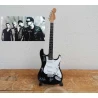 Fender Stratocaster van U2 gesigneerd Tribute