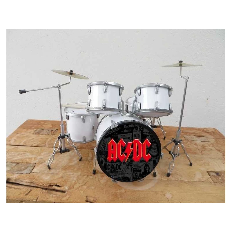 EXCLUSIEF drumstel Tama White  ACDC  Zeer gedetailleerd model -LUXE model -