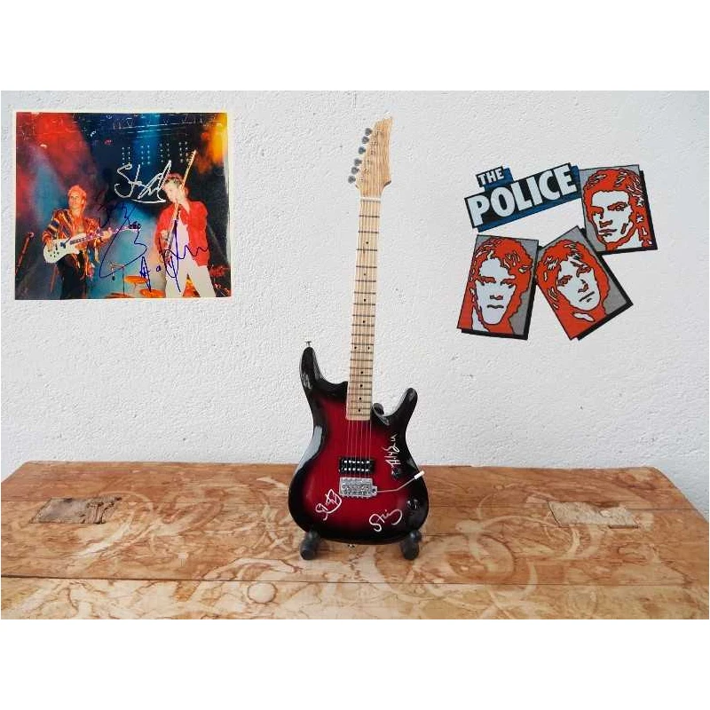 gitaar Fender Stratocaster "The Police signed" Red