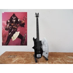 Gitarre Gene Simmons (KISS)...